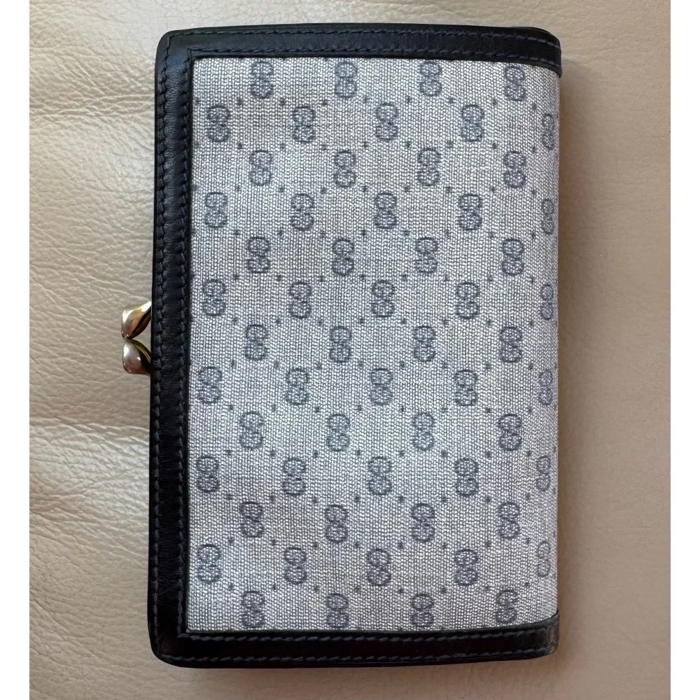 Authentic Vintage Gucci Micro GG Monogram Canvas Leather Kisslock Bifold Wallet - Picture 2 of 10